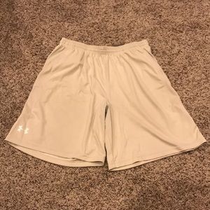 Men’s L Under Armor Tennis Shorts (2)